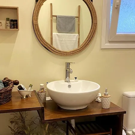 Holiday home Crystal Well *