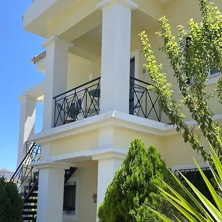 Crystal Well * Petriti (Corfu)